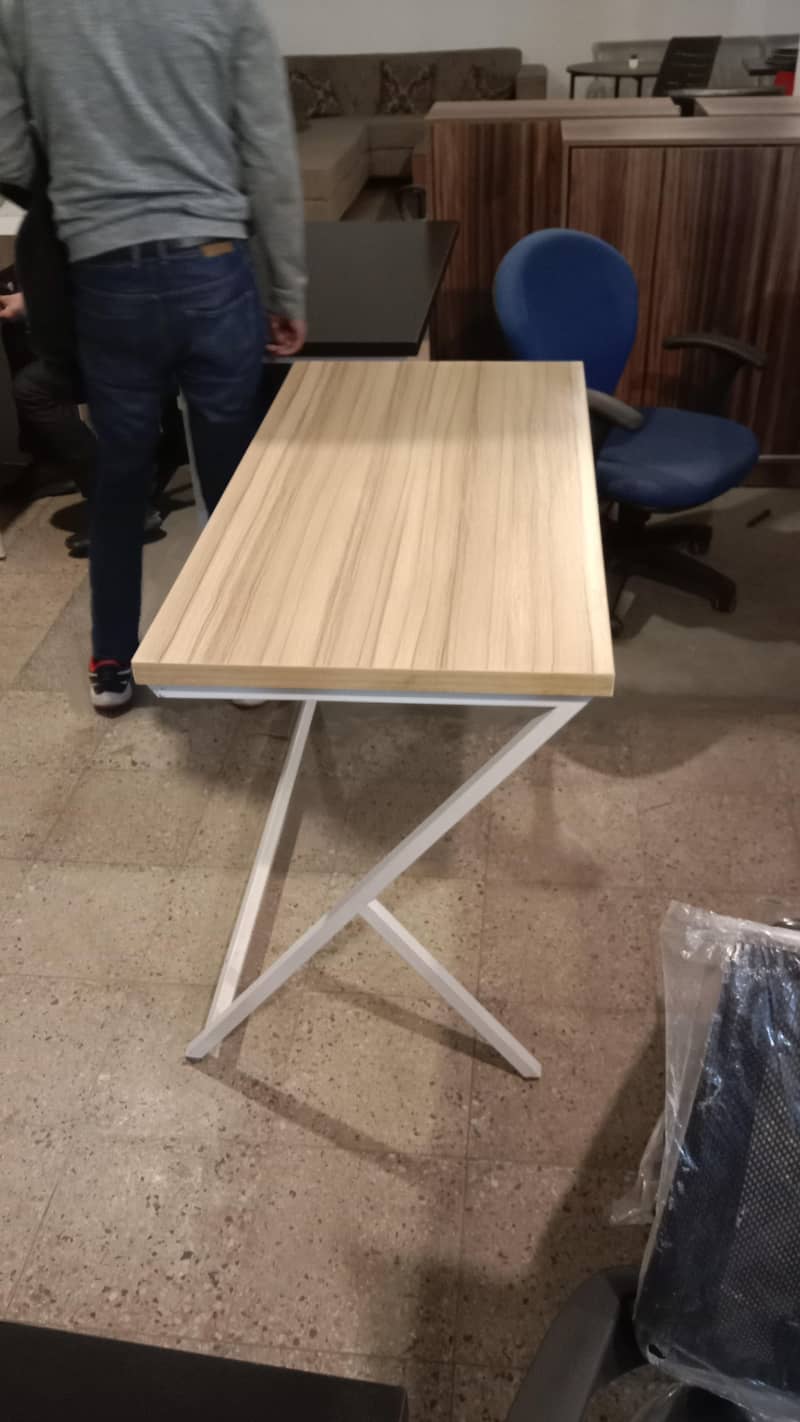 Executive Table Computer table 12