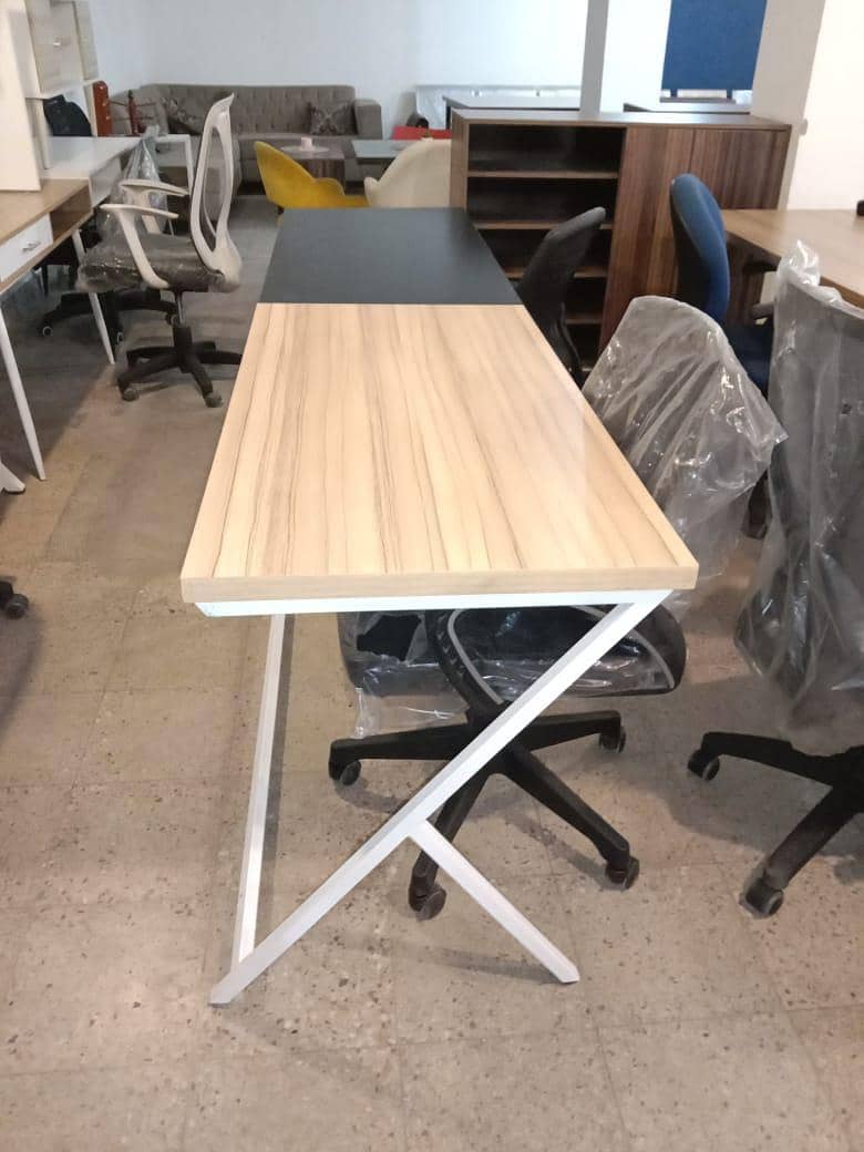 Executive Table Computer table 14
