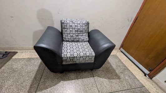 5 seater sofa set| Luxury living room sofa|Excellent condition