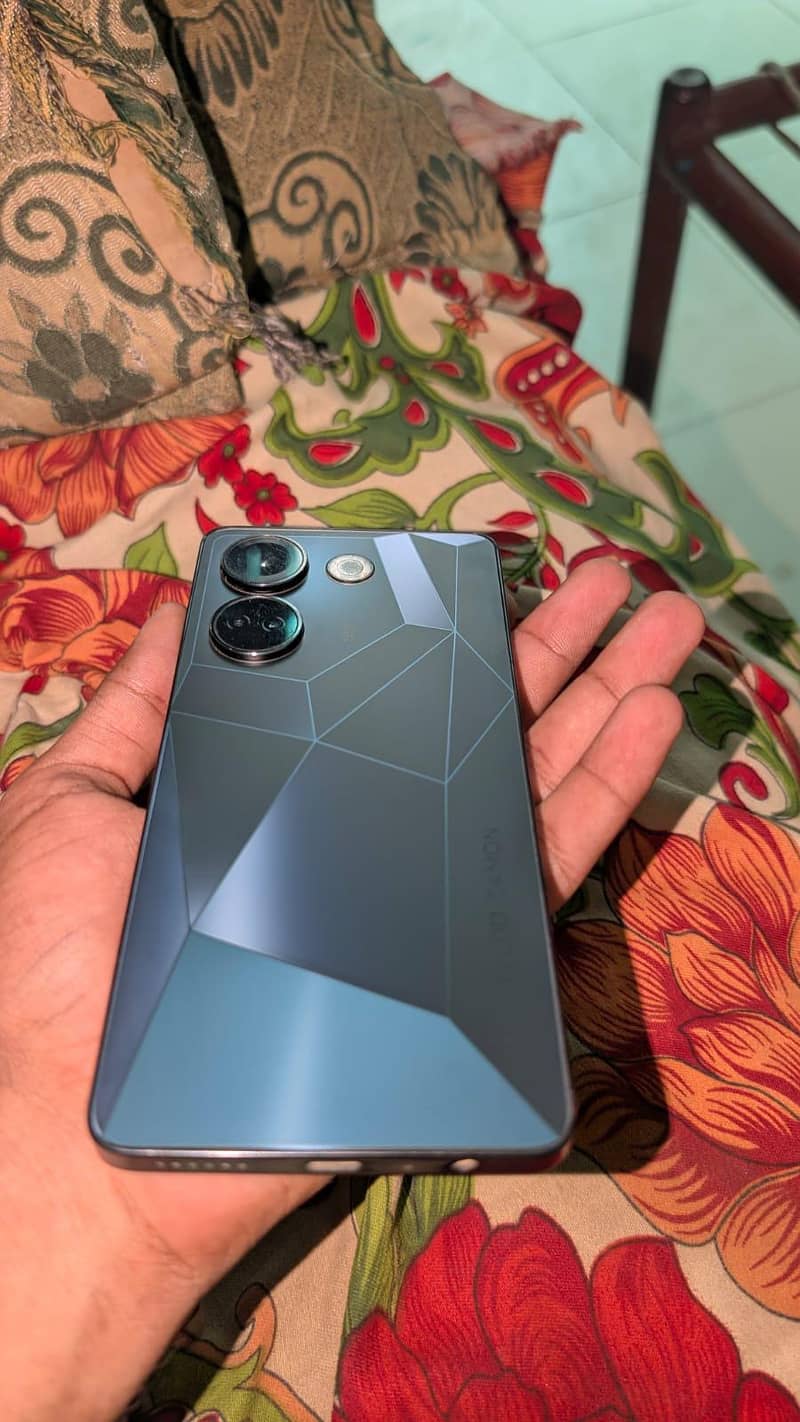 Tecno CAMON 20 0