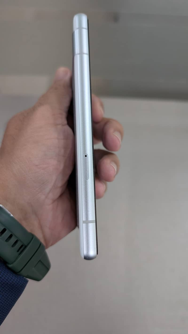Google Pixel 7a 2