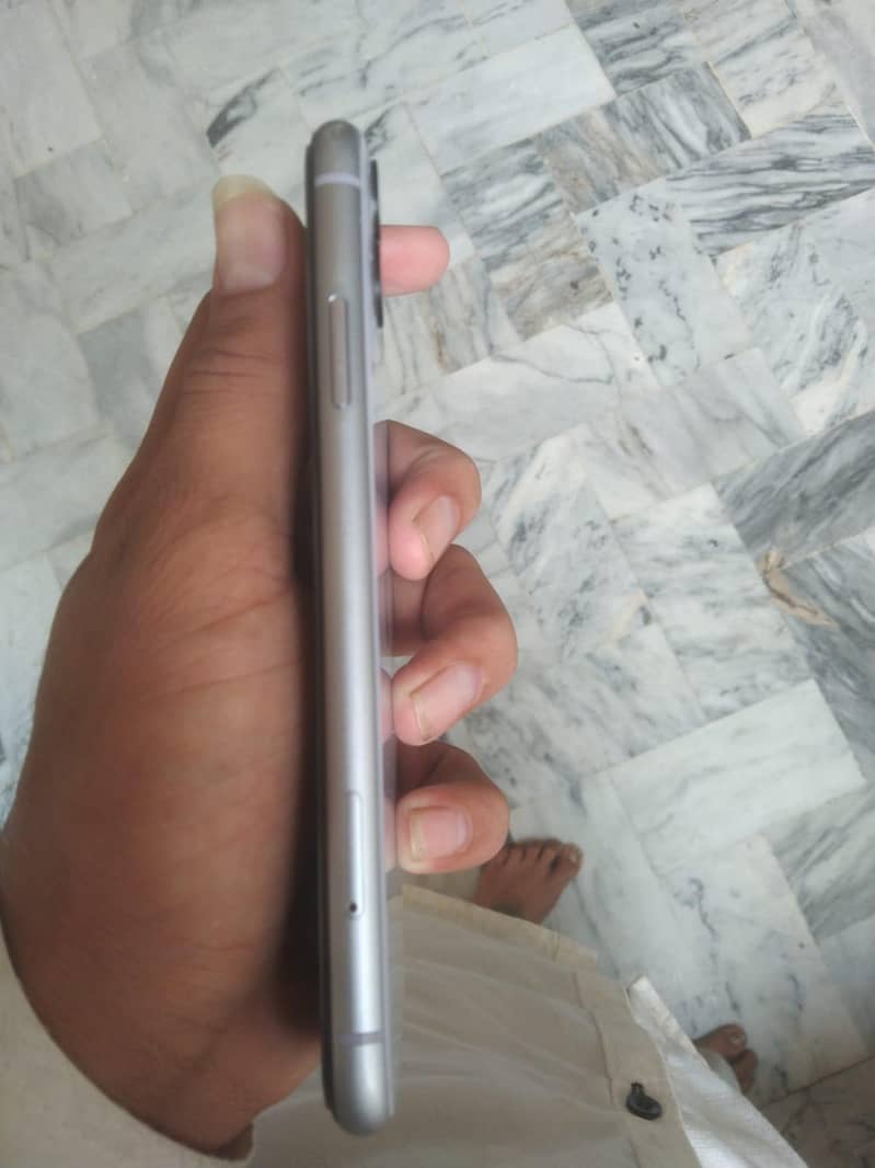 Apple iPhone 12 1