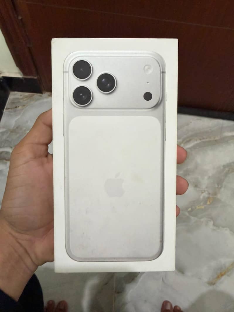 Apple iPhone 17 Pro Max 2