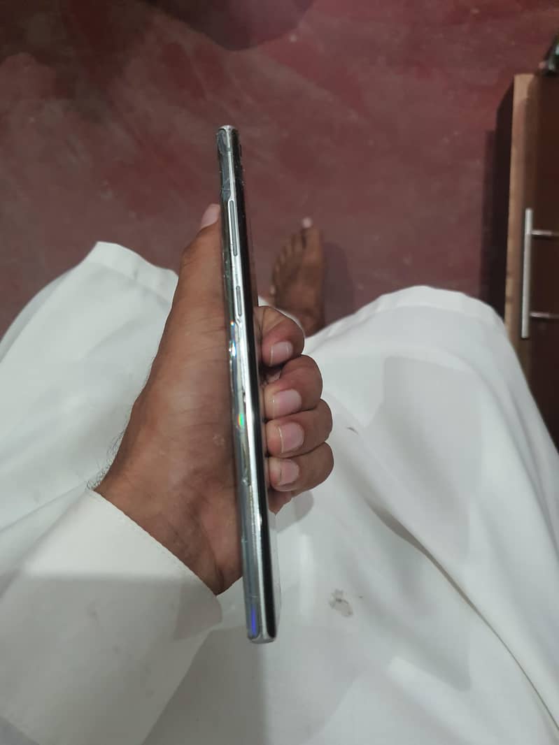 Samsung Mobile Note 10 Plus 4