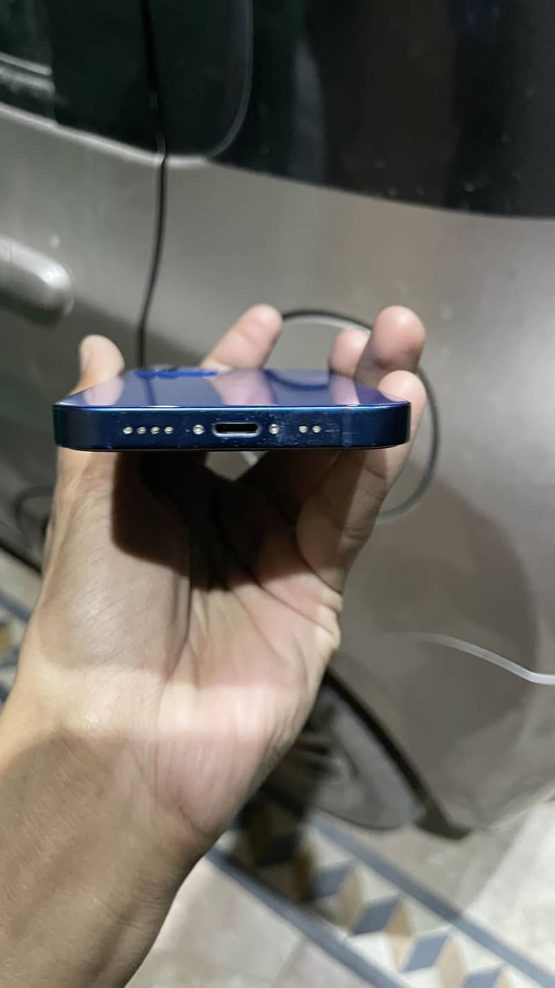 Apple iPhone 12 mini 0