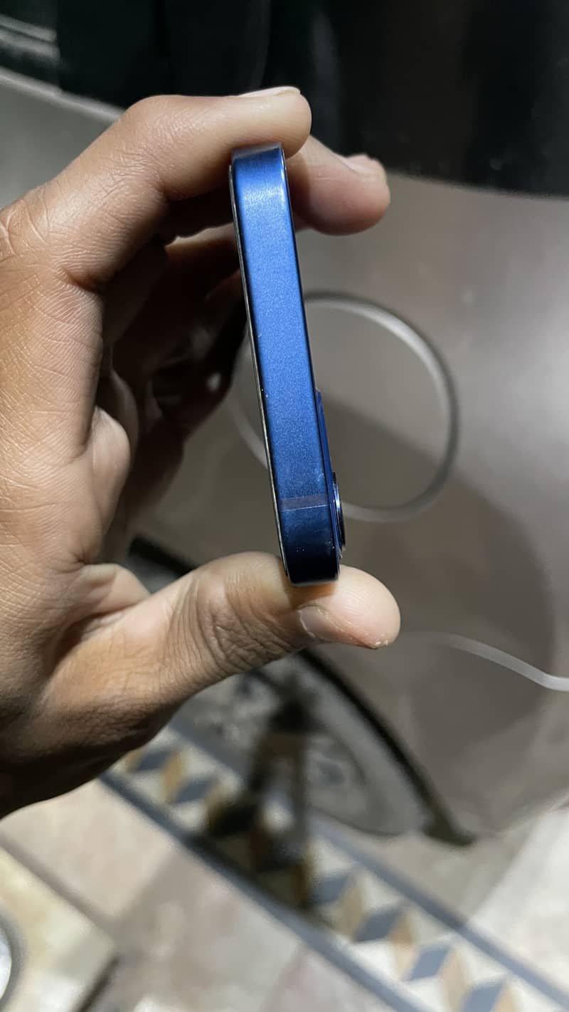Apple iPhone 12 mini 3