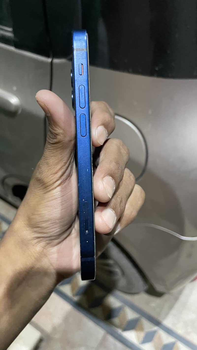 Apple iPhone 12 mini 4