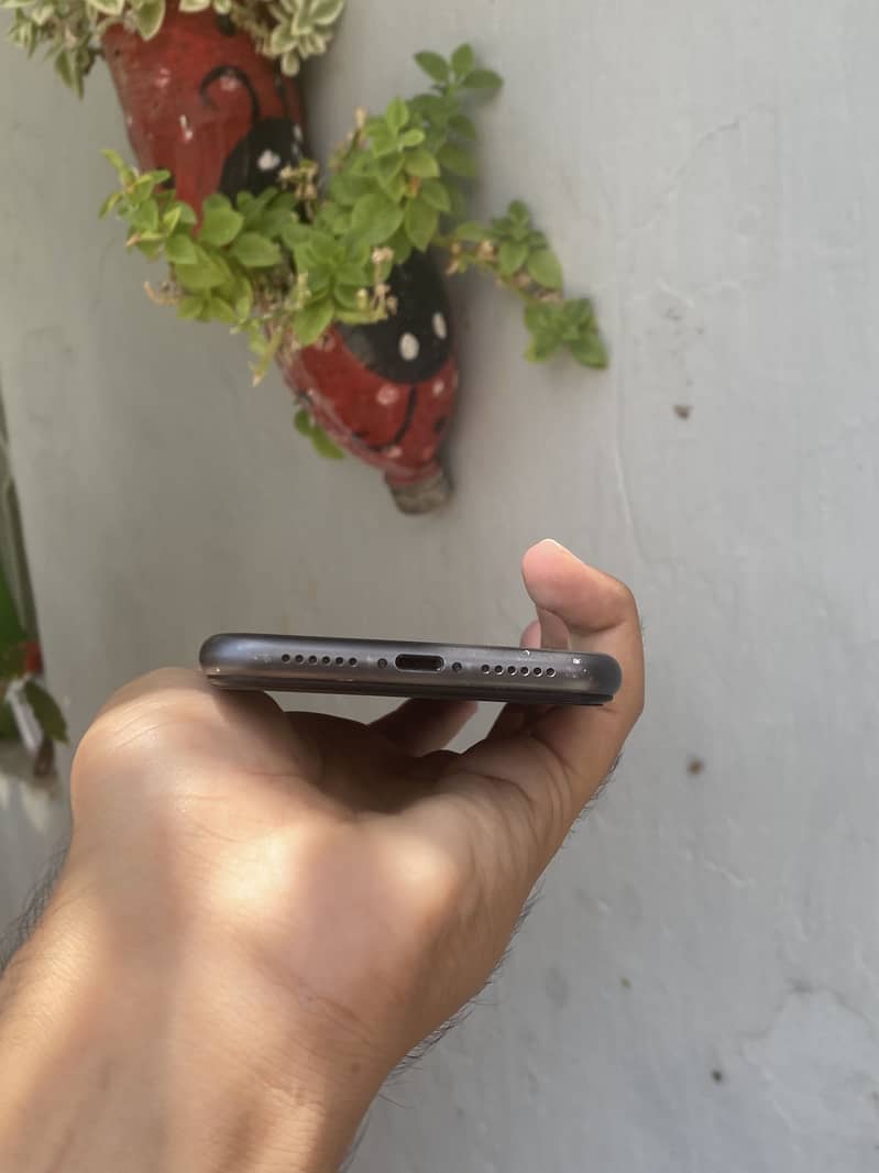 Apple iPhone 11 2