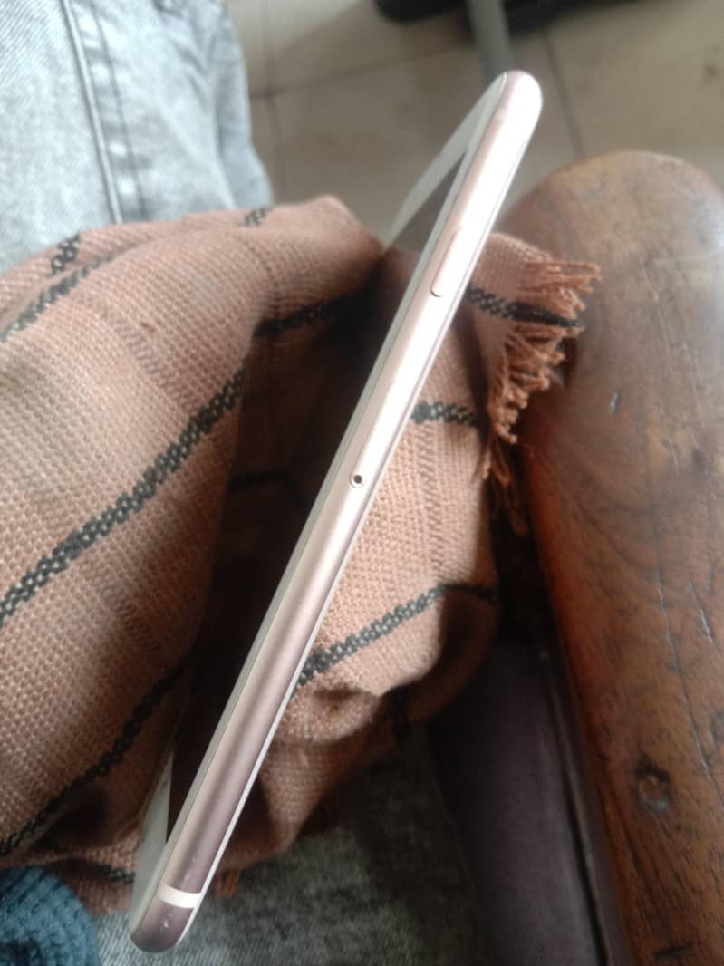 Apple iPhone 8 3