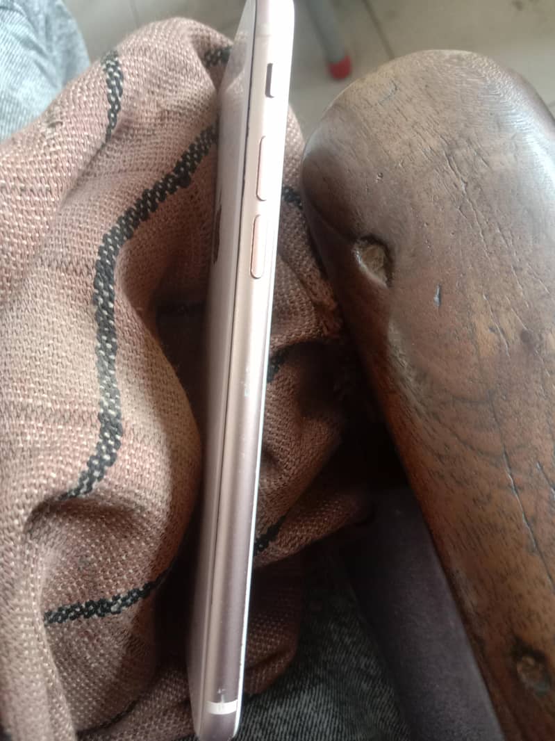 Apple iPhone 8 5