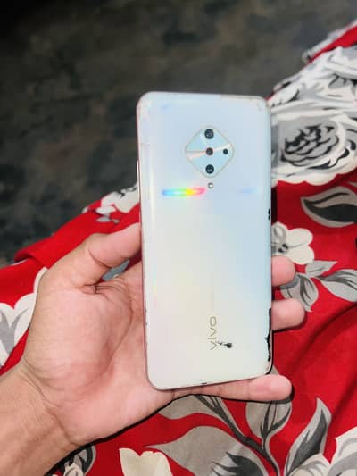 Vivo Y51 4+2/128 GB room And memory exchange possible