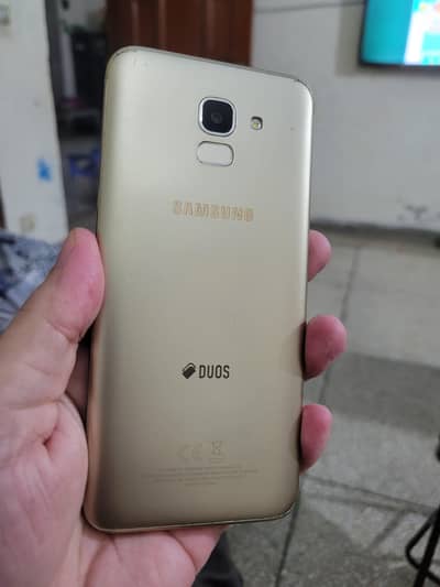 Samsung Mobile J6