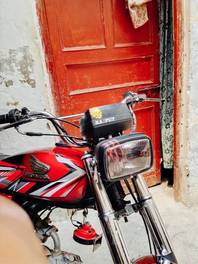 bike 2019 model ha document all ok ha , My Whatsapp number 03280758311