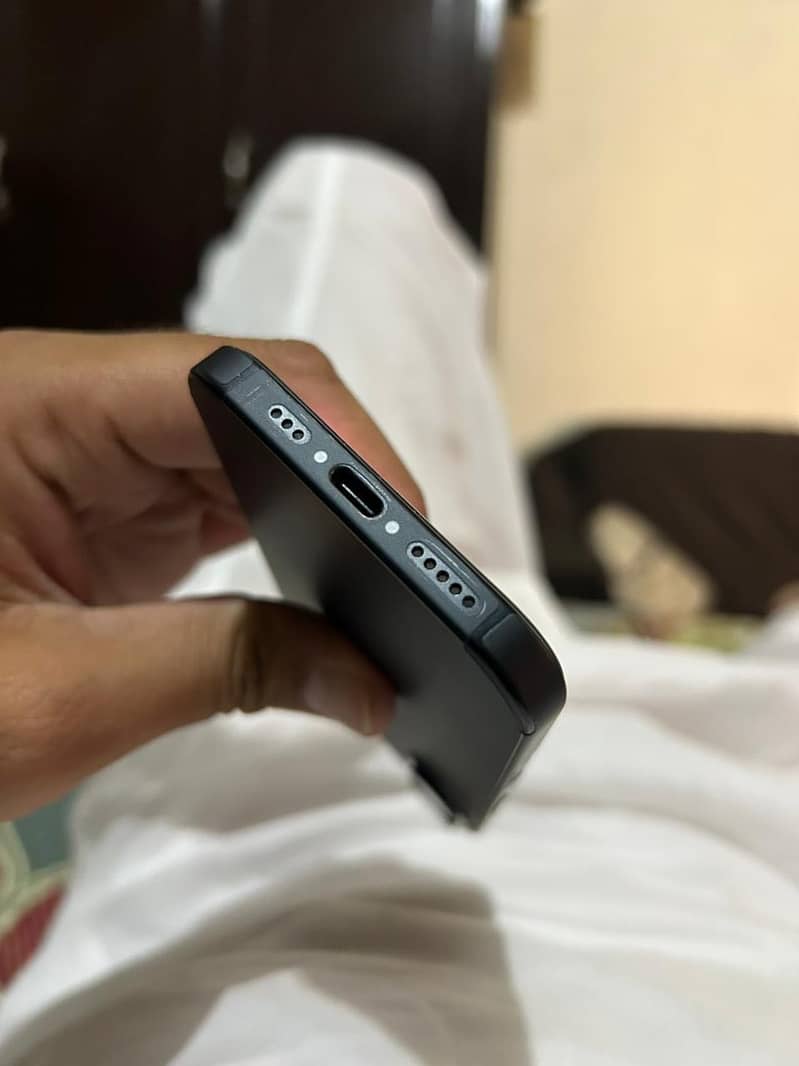 Apple iPhone 16 1