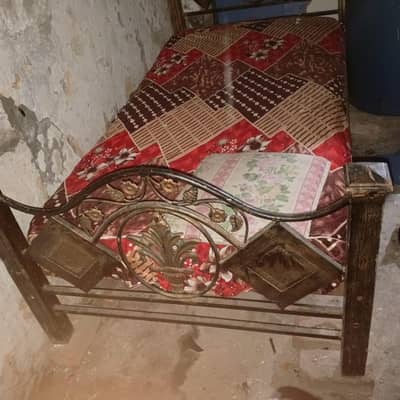 single iron bed