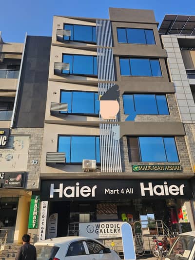 bahria phase 8 me 5 Marla plaza for sale