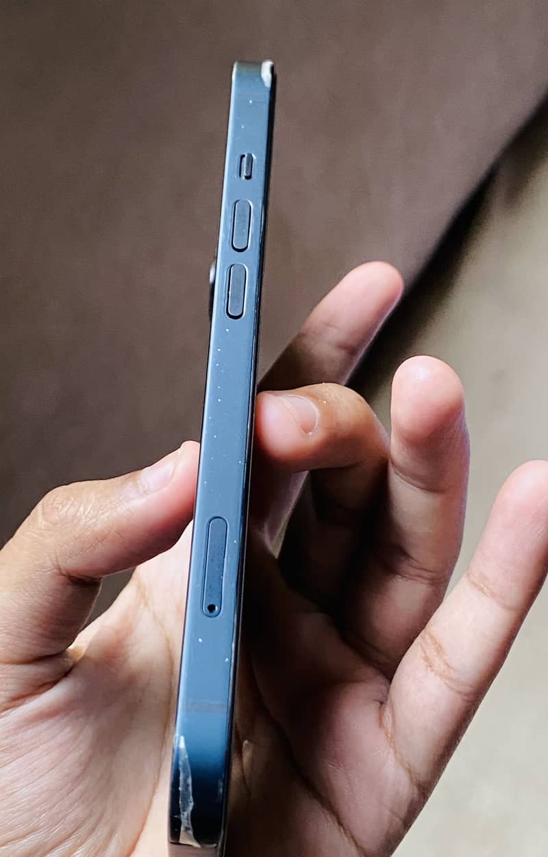 Apple iPhone 13 2