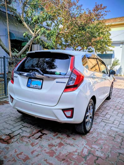 Honda Fit hybrid 15-181