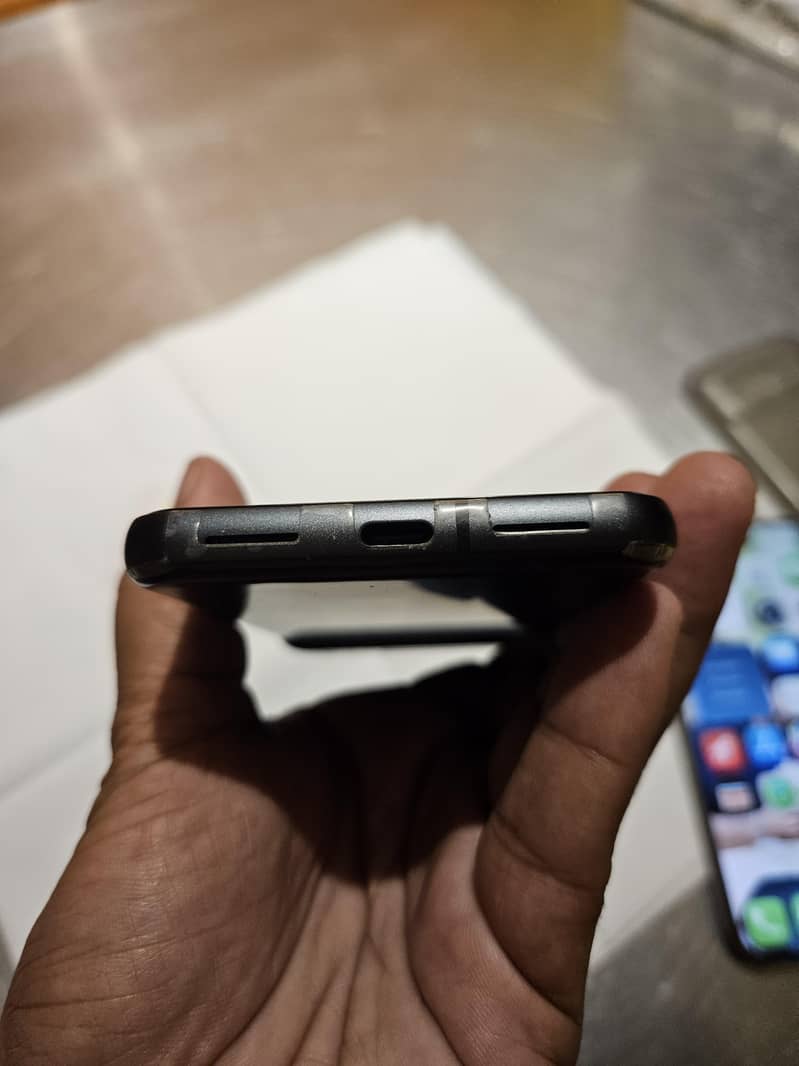 Google Pixel 8 4