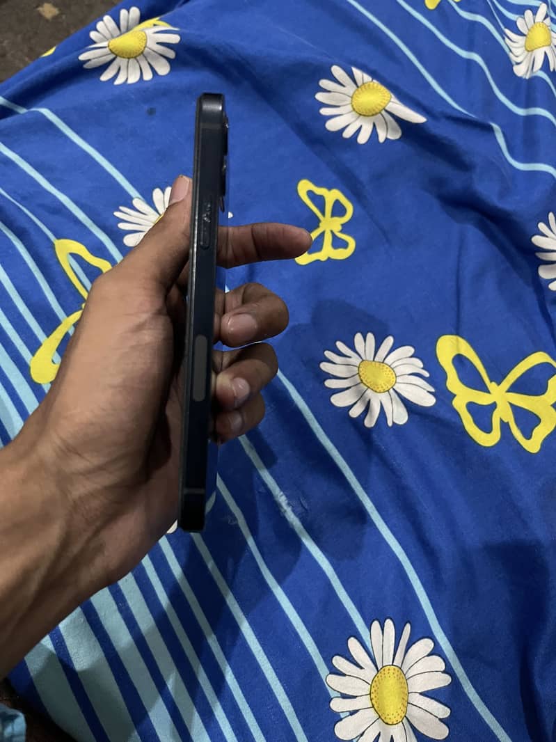 Apple iPhone 12 7