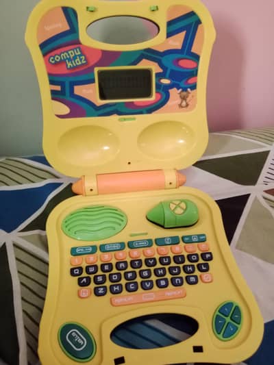 kids learning computer
