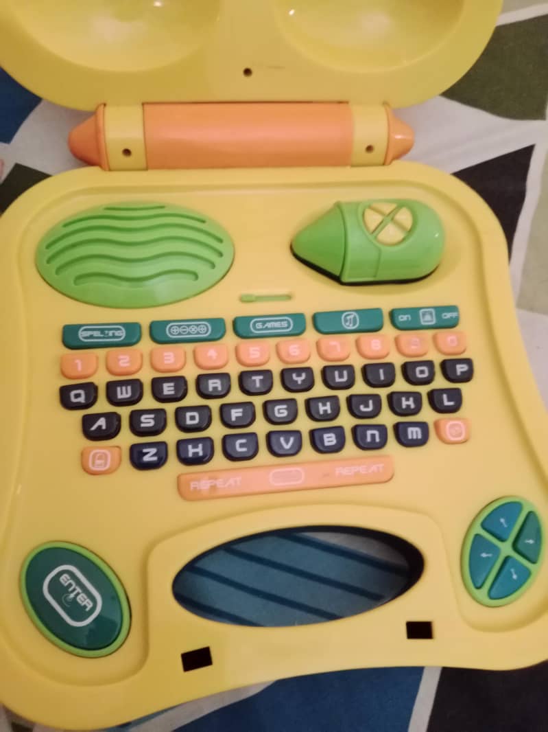 kids learning computer 1
