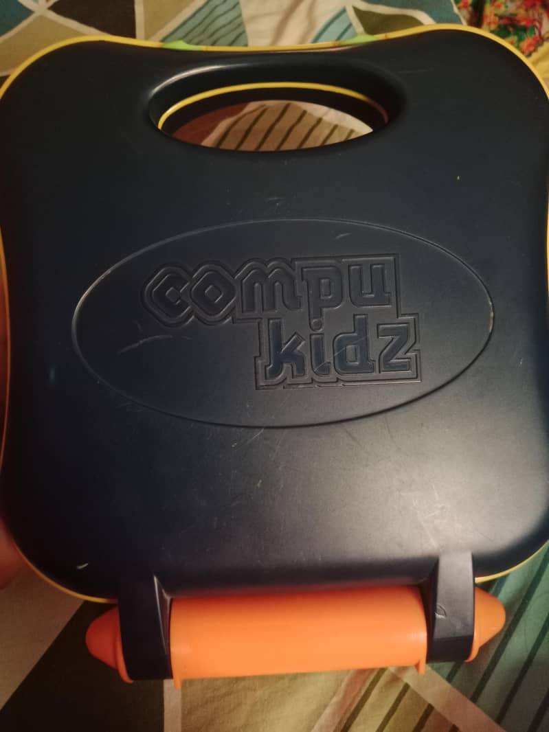 kids learning computer 3