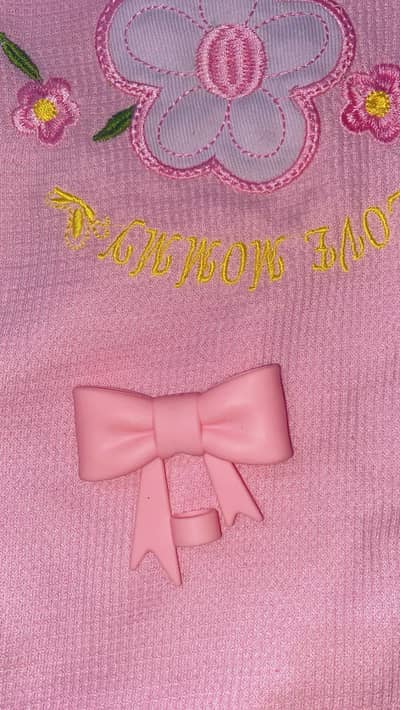 Tumbler straw cover in silicon bow