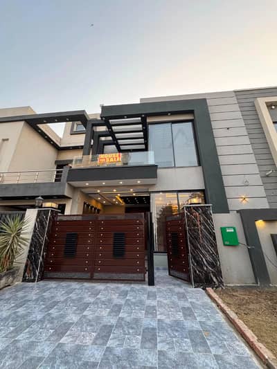 5 Marla Ultra Luxury House Modern Design For Sale In Bahria Orchard