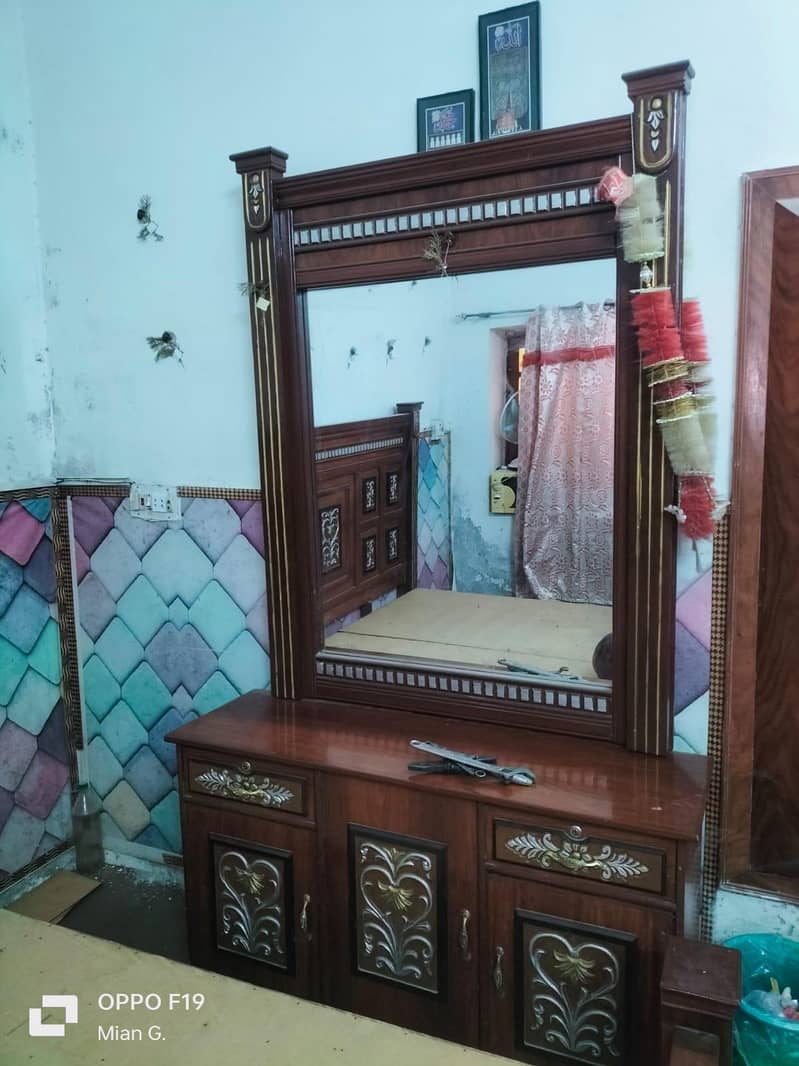 dressing table 0