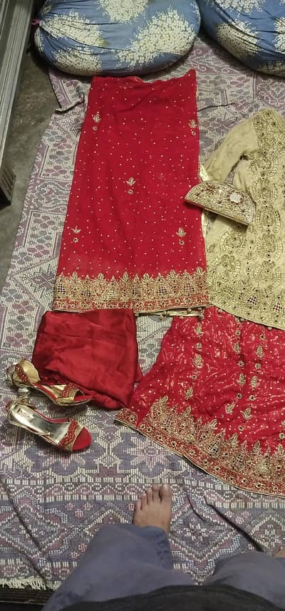lehnga with clutch or sandal ful se one time used