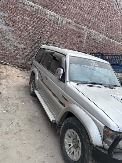Mitsubishi Pajero 1991