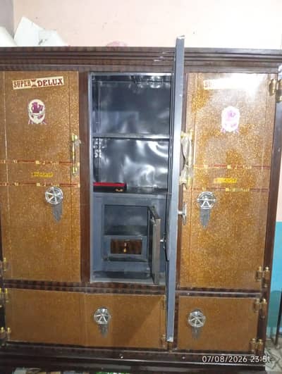 3 door iron almari for sale condition 9/10