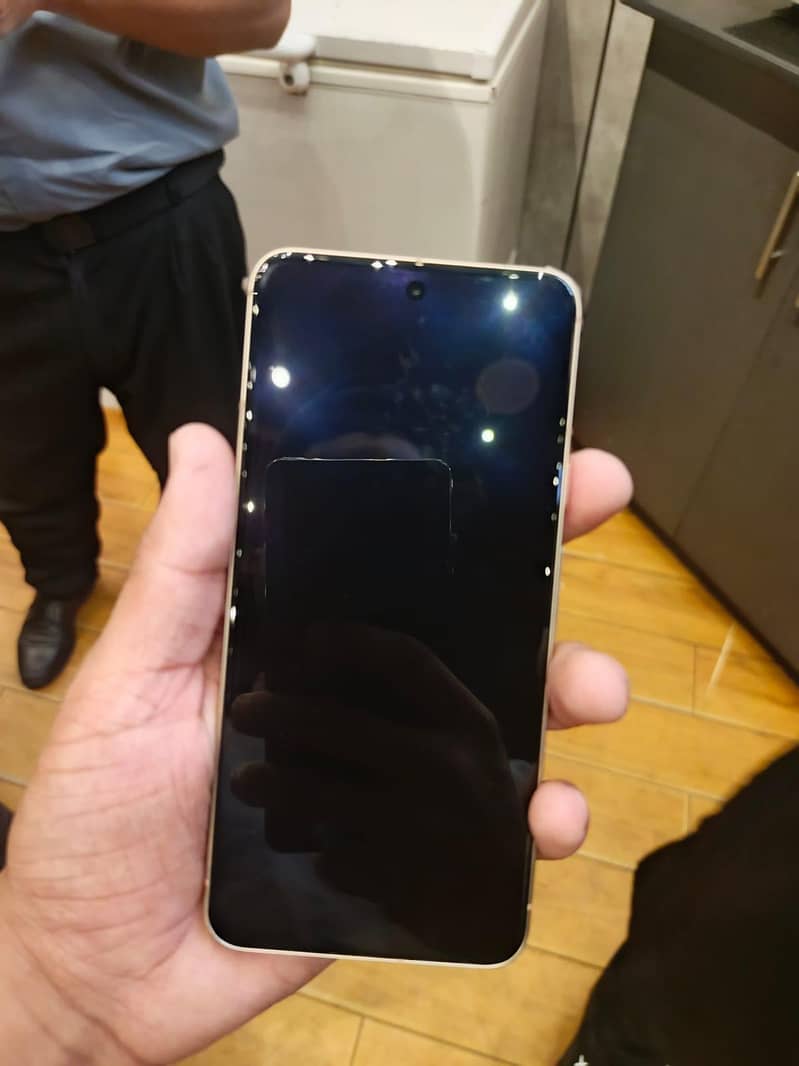 Google Pixel 8 1