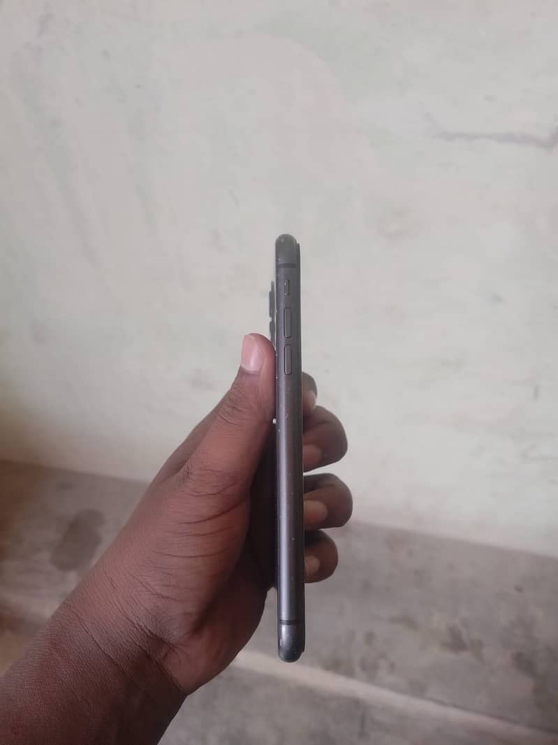 Apple iPhone 11 3
