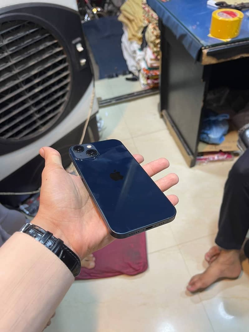 Apple iPhone 13 3