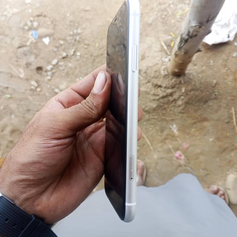 Apple iPhone 11 2