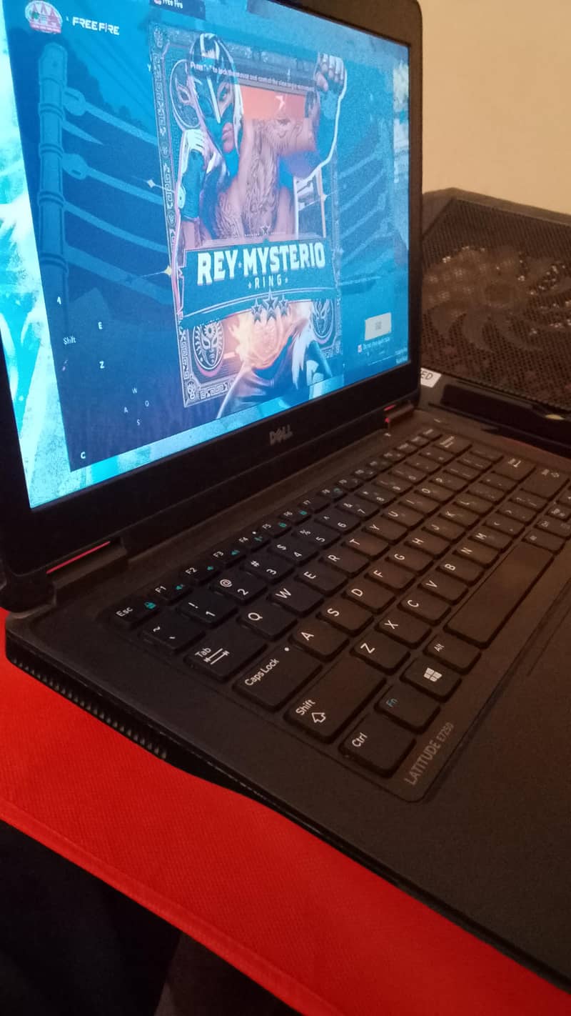Dell Latitude E7250 0