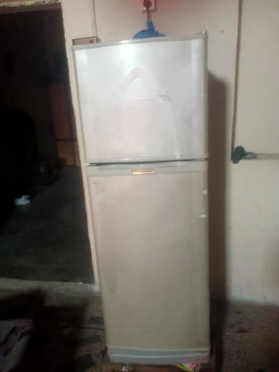 dawlance fridge . argent sale 03101666373