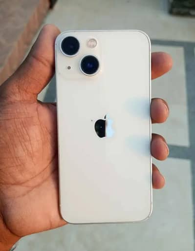Apple iPhone 13