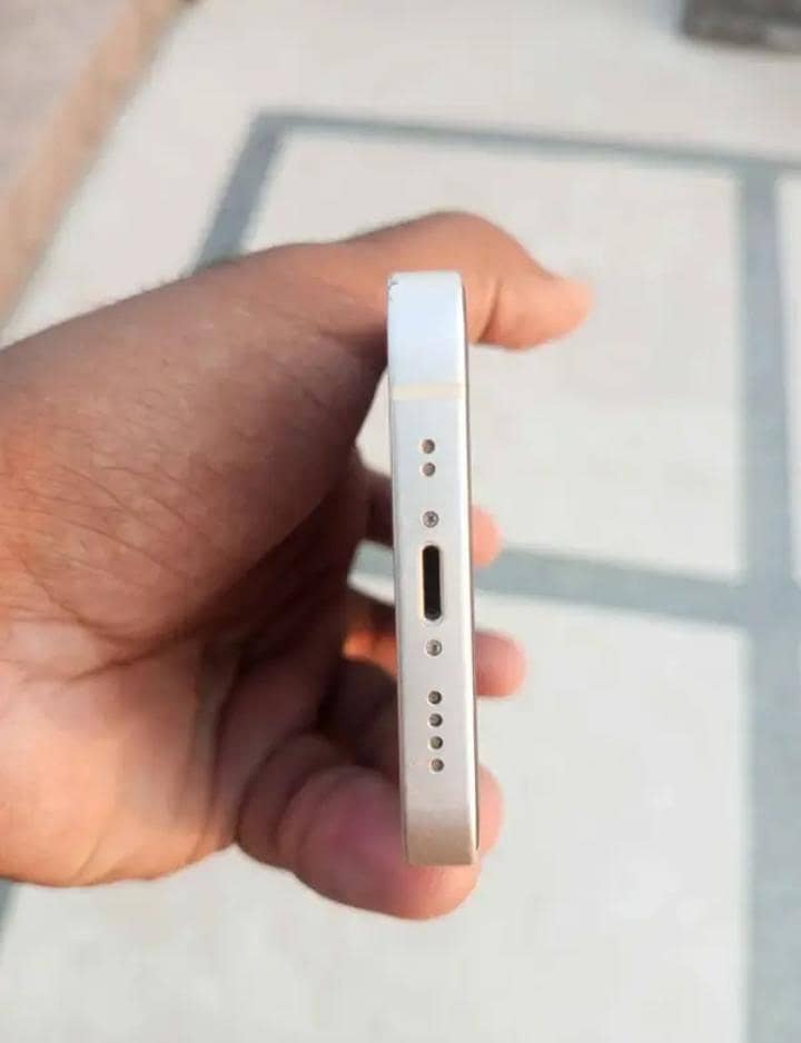 Apple iPhone 13 3