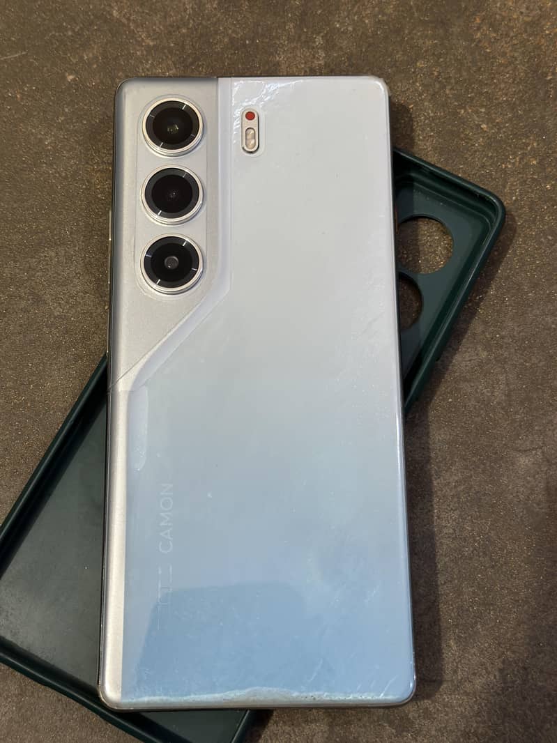 Tecno CAMON 40 0