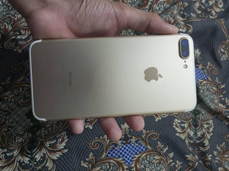 Apple iPhone 7 Plus 0