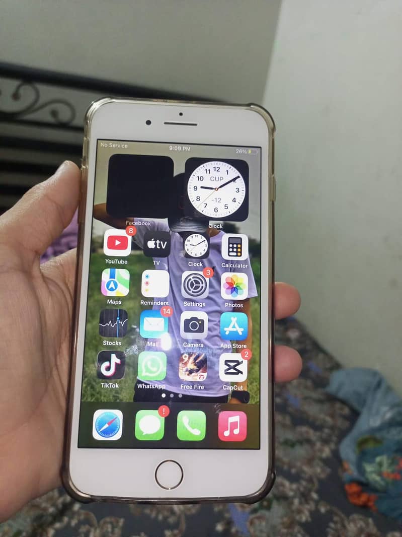 Apple iPhone 7 Plus 1