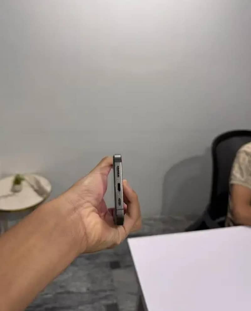 Apple iPhone 13 0