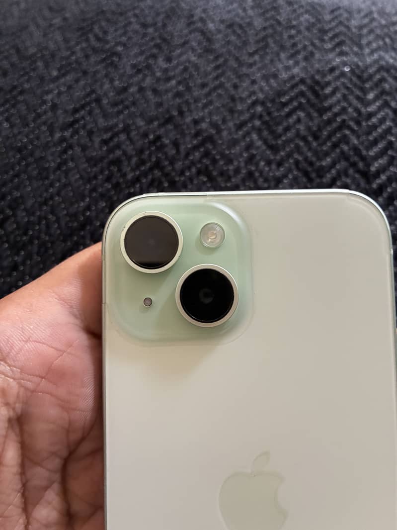 Apple iPhone 15 5
