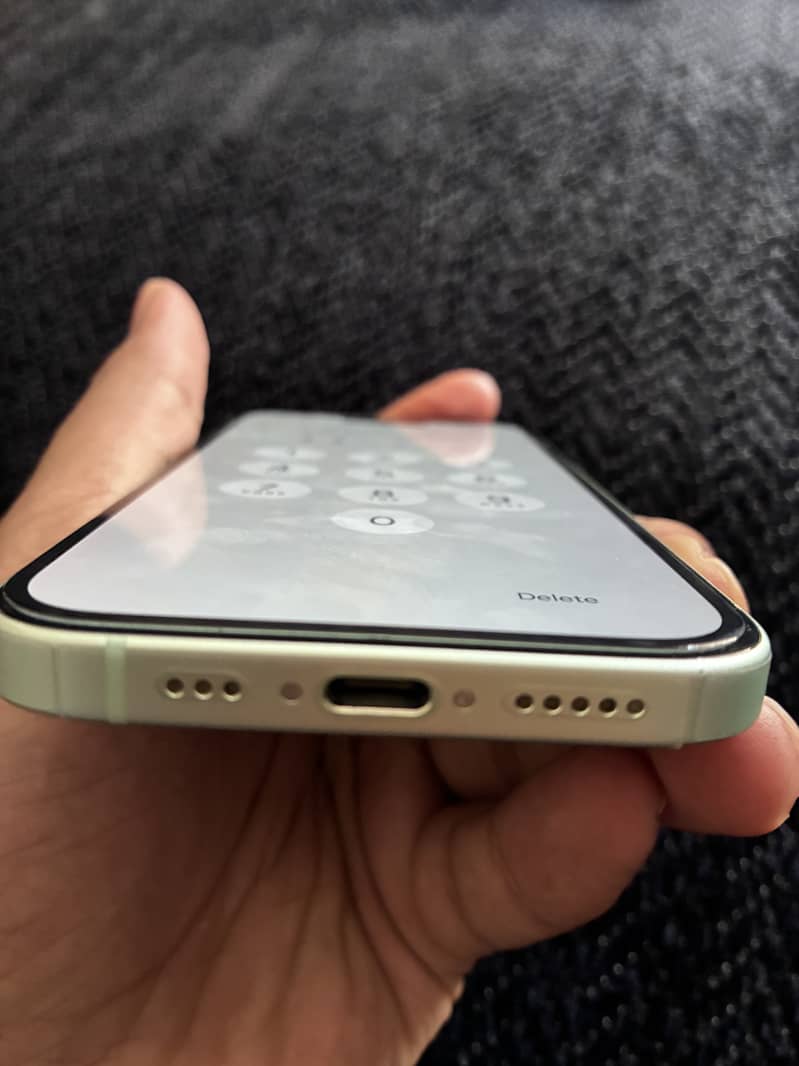 Apple iPhone 15 7