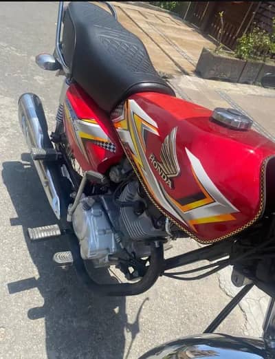 Honda 125  25 model good condition