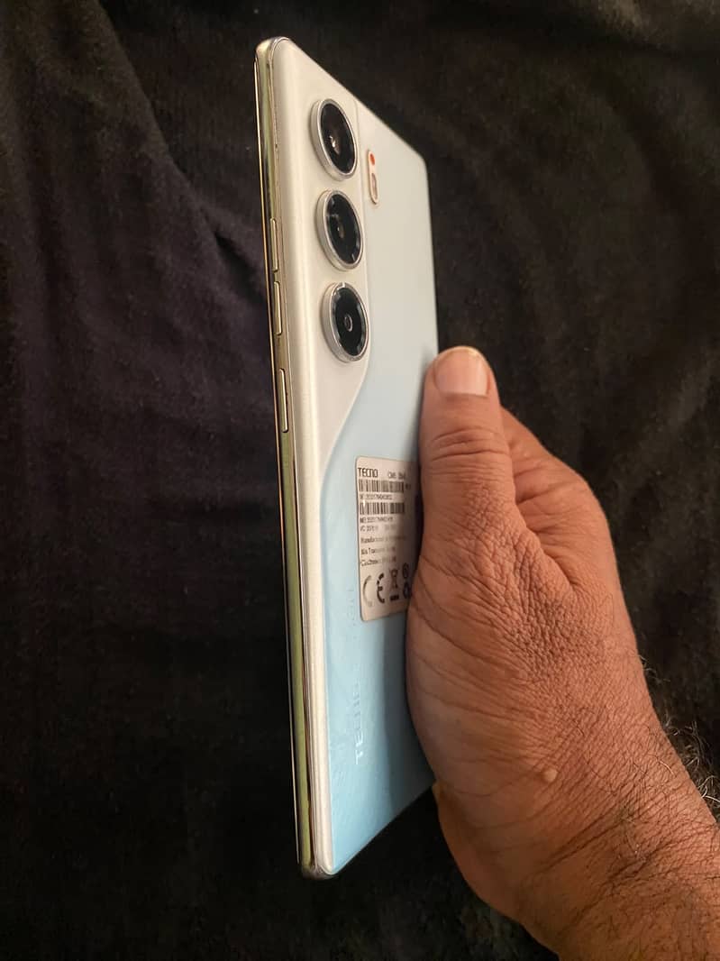 Tecno CAMON 40 Pro 2