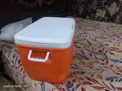 Storage box
